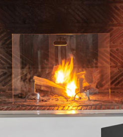 Neuf outils indispensables avec un foyer au bois - Passion Feu