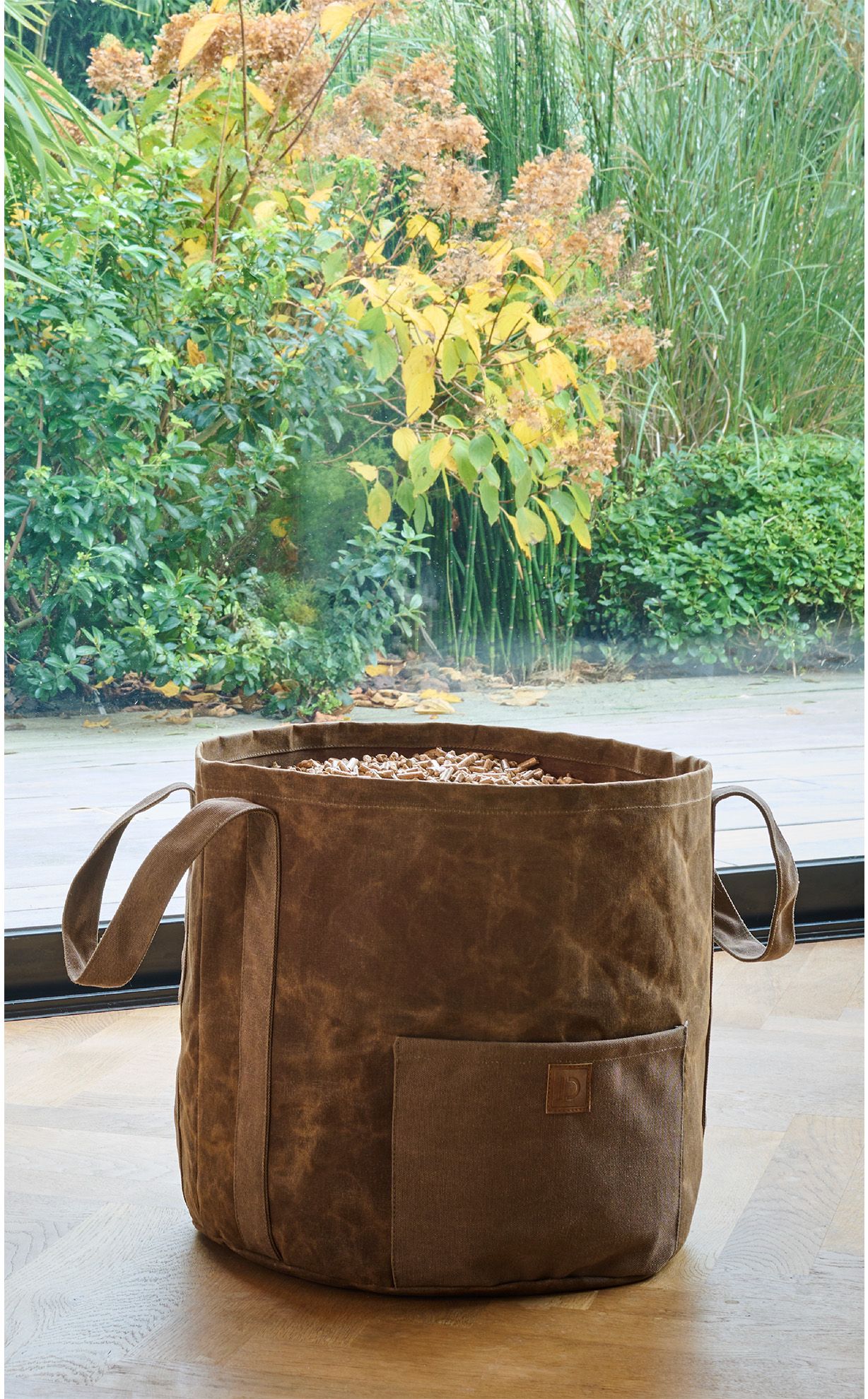 3542641731716-005.s2050-sac-granules-vercors-toile-ciree-marron-ambiance-fiche.jpg