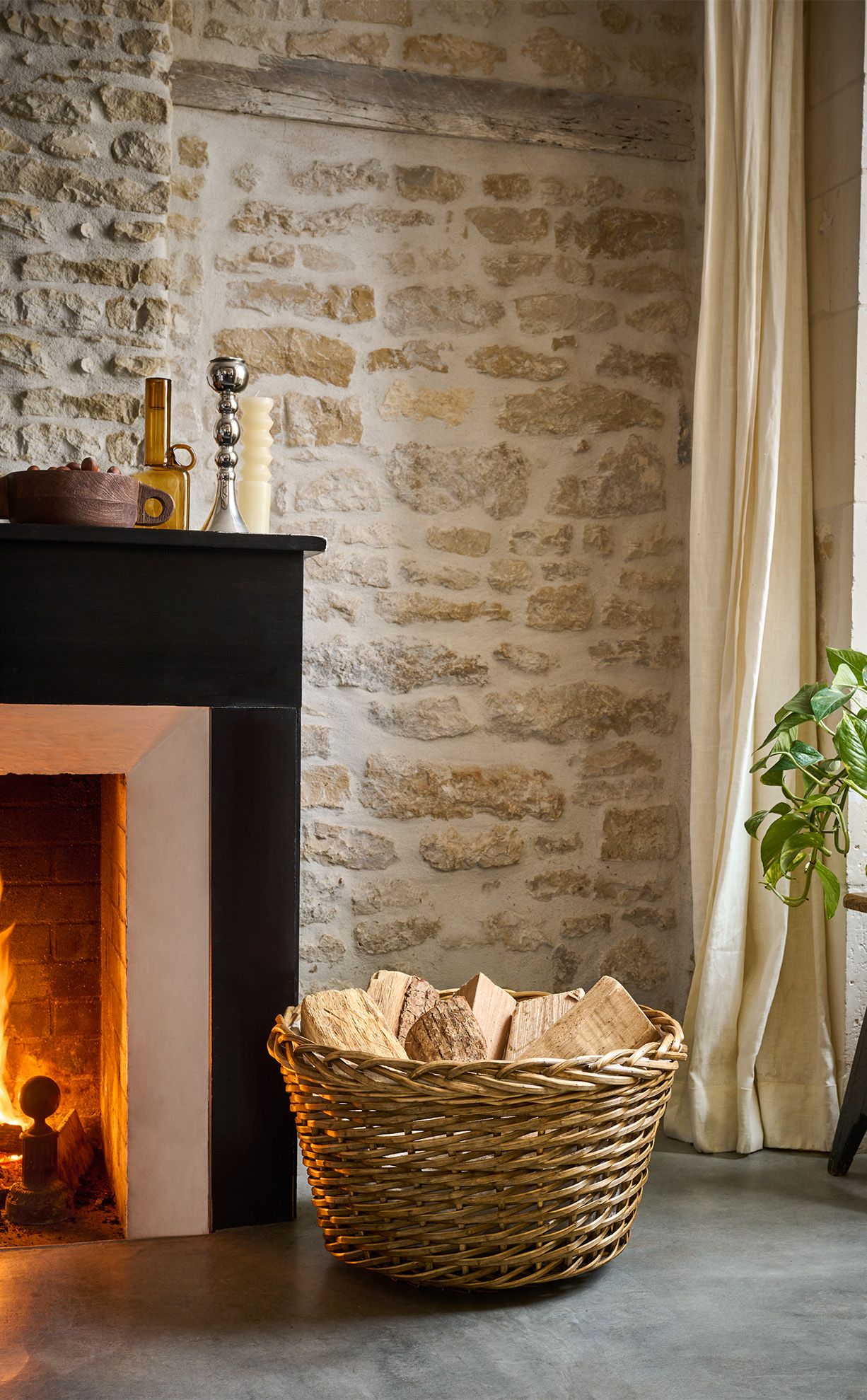 3542641732058-005.c1004-corbeille-buches-louison-osier-tissu-bois-ambiance-fiche-2.jpg